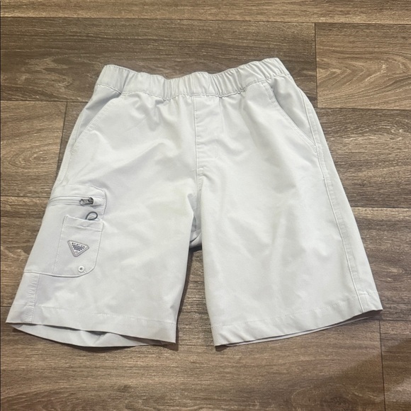 Columbia Other - Columbia Light Gray Outdoor Shorts with Blue Trim